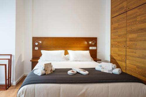 Minimal Rooms