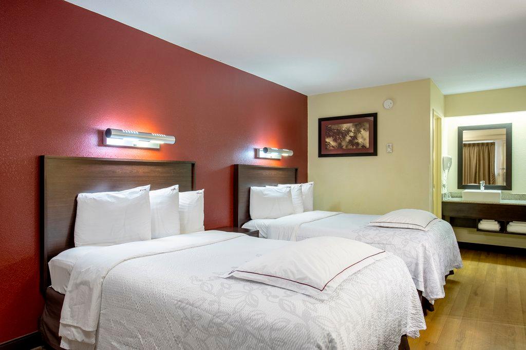 Red Roof Inn PLUS+ Statesville