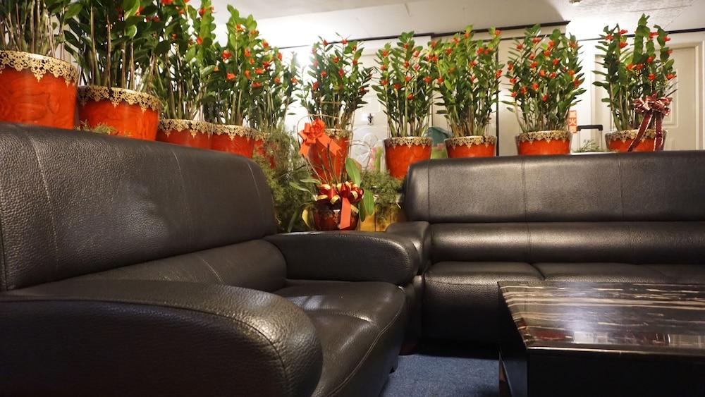 Chian Huei Business Hotel