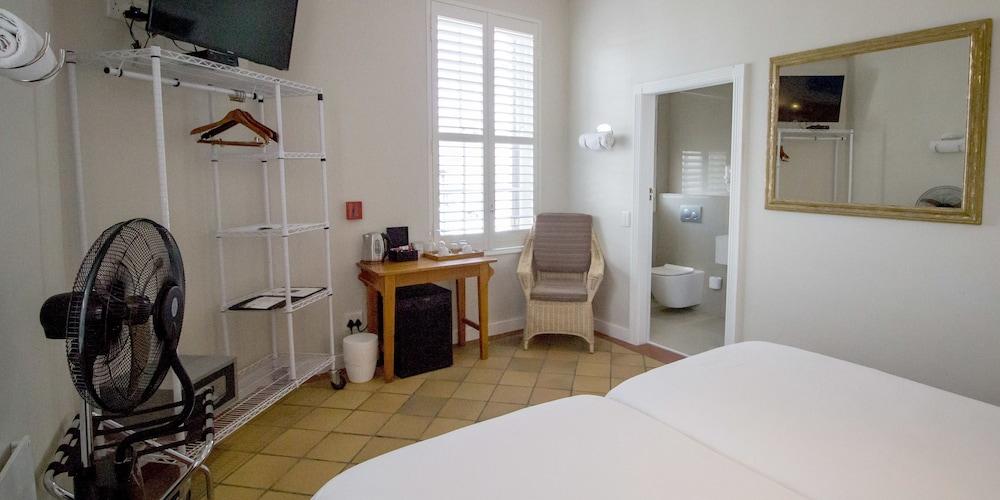 Fotos del hotel - THE CHARLES CAFE & ROOMS