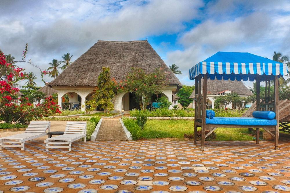 Mermaids Cove Beach Resort & Spa