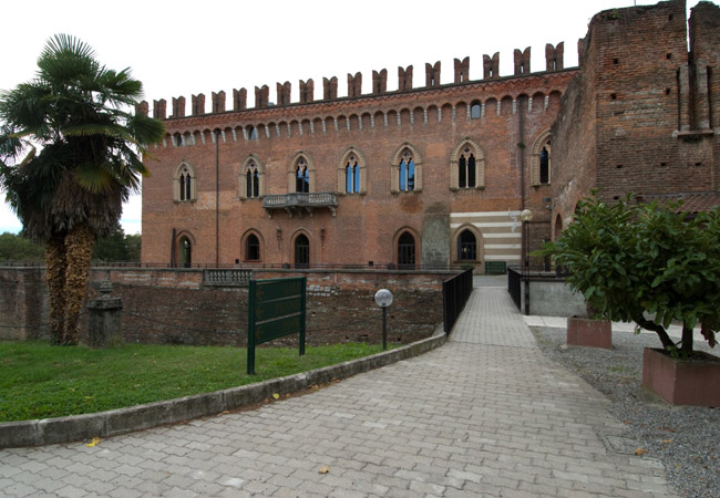 CASTELLO DI CARIMATE