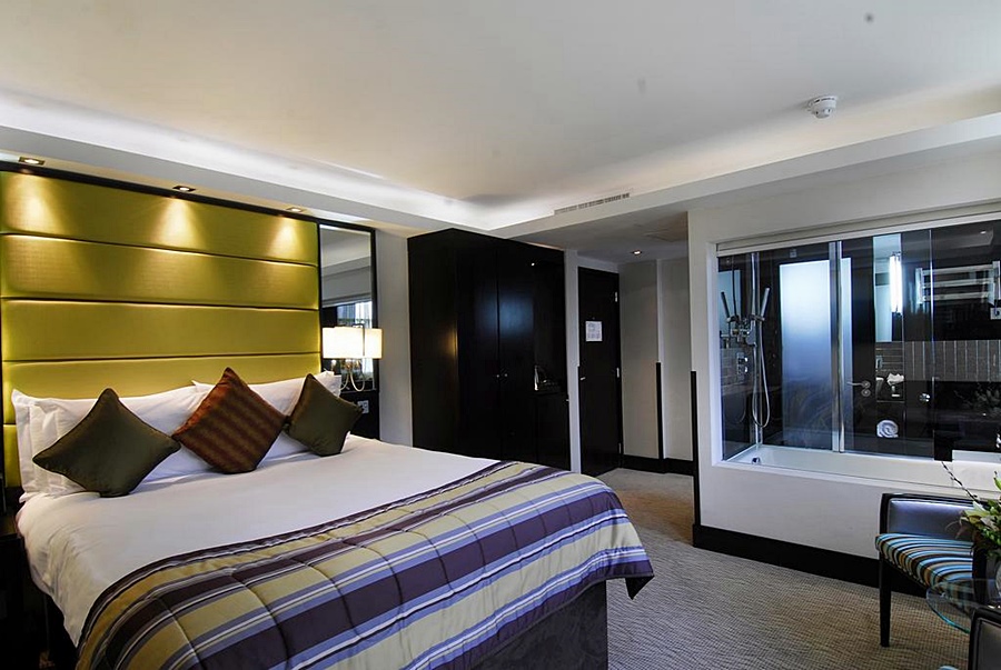 LONDON SUITES BY MONTCALM