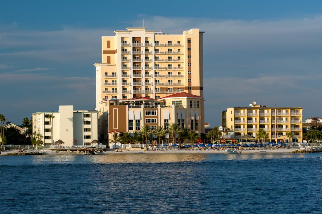 Hampton Inn and Suites Clearwater Beach, FL