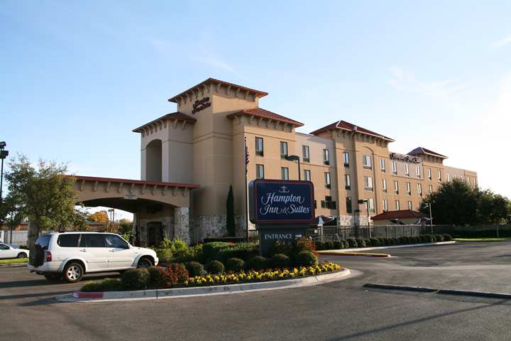 Hampton Inn AND Suites San Marcos