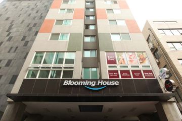 BLOOMING HOUSE
