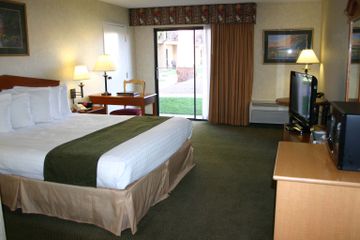 Crystal Inn Hotel AND Suites-St. George