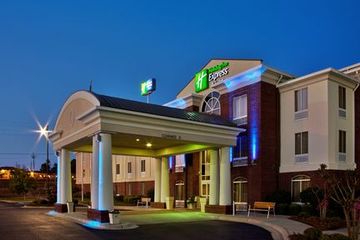 HOLIDAY INN EXPRESS & SUITES R
