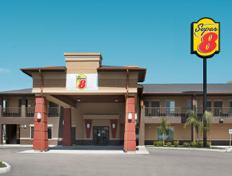 Super 8 by Wyndham Karnes City