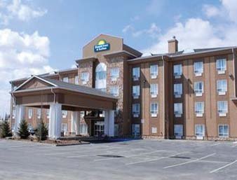 DAYS INN AND SUITES STRATHMORE
