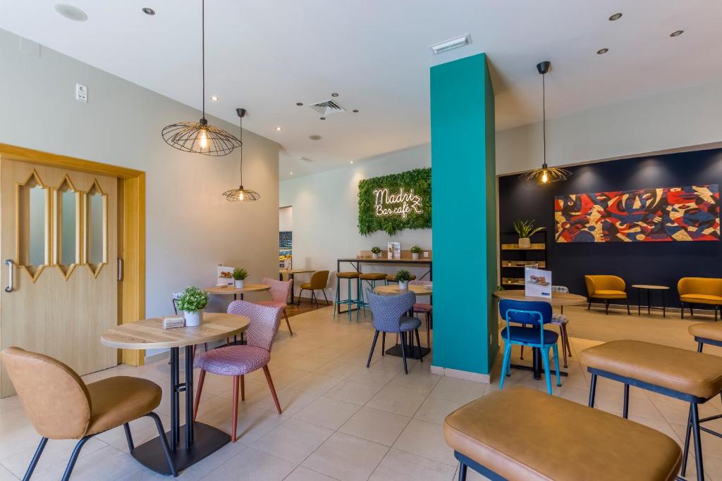 Fotos del hotel - TRAVELODGE MADRID ALCALA DE HENARES