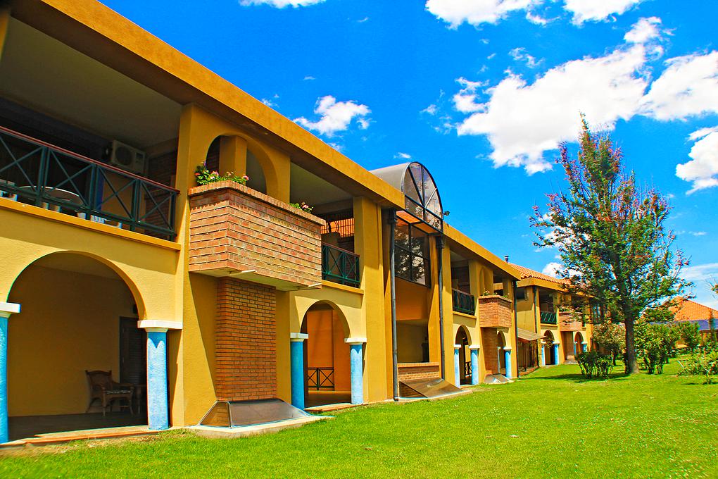 LOS PARRALES HOTEL RESORT