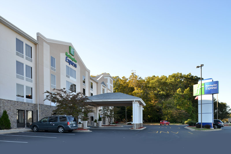 Holiday Inn Express Seaford Route 13