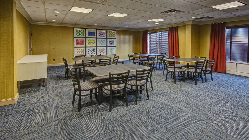 Holiday Inn Express And Suites London, an IHG Hotel