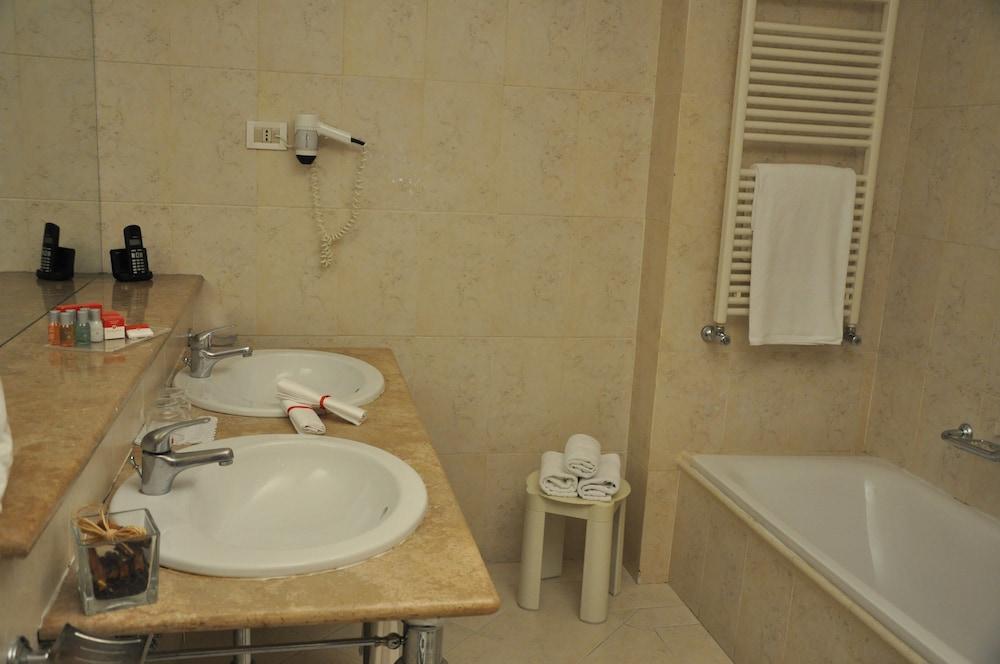 Fotos del hotel - RAMADA NAPLES CITY CENTER