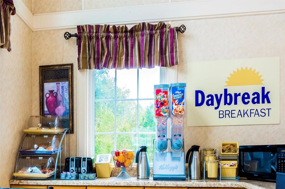 Days Inn by Wyndham Cornelia