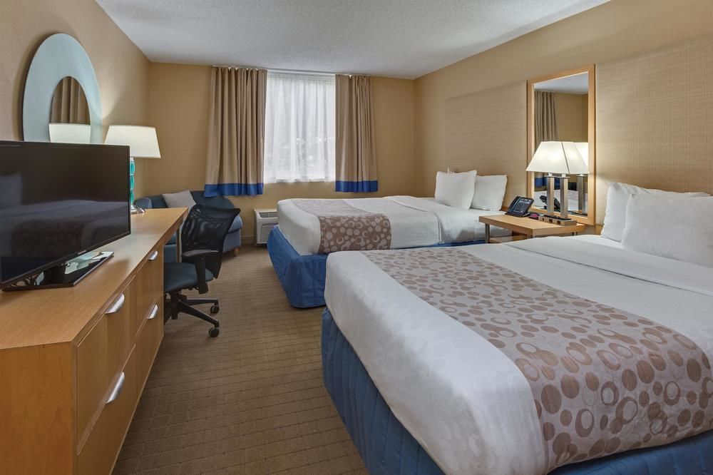 La Quinta Inn & Suites by Wyndham West Palm Beach Airport