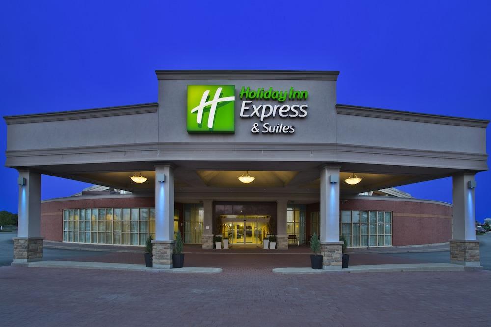 HOLIDAY INN EXPRESS HOTEL AND SUITES TORONTO-MISSISSAUGA