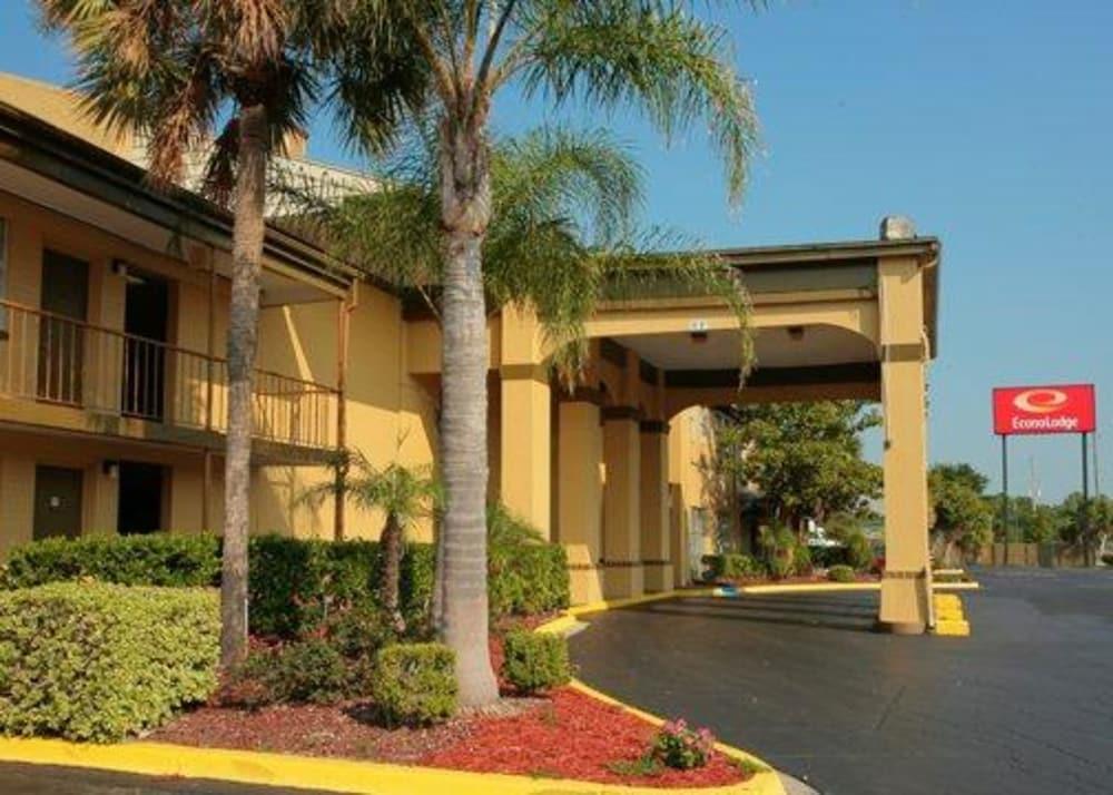 Econolodge South Point Jacksonville