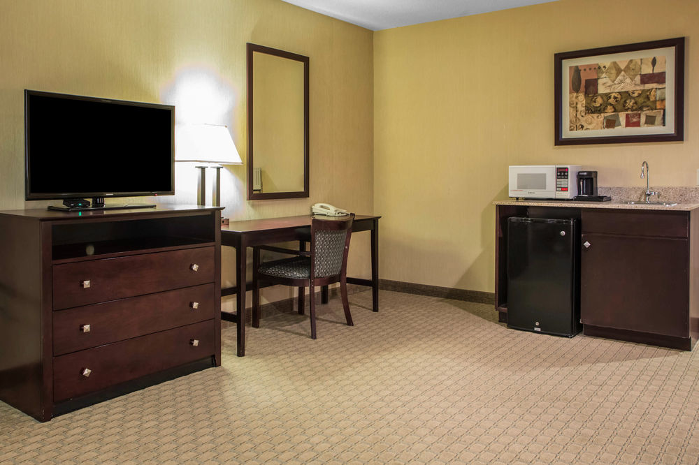 COMFORT INN MARSHFIELD