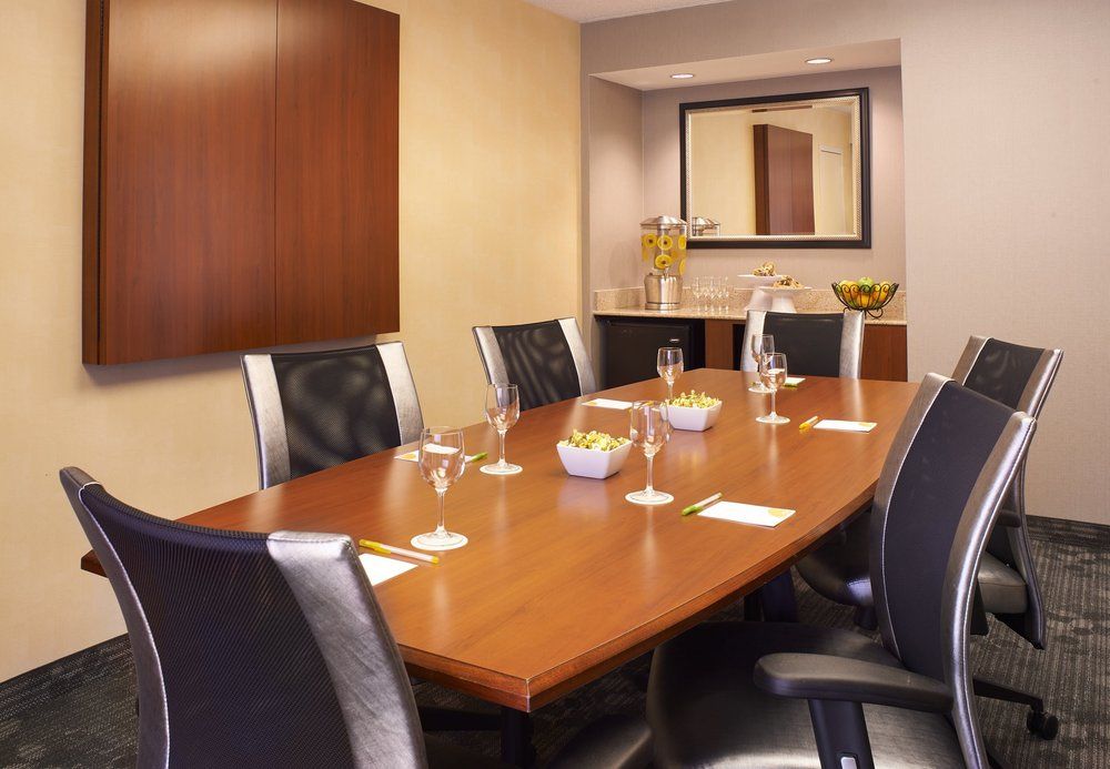 Courtyard by Marriott Chicago Deerfield