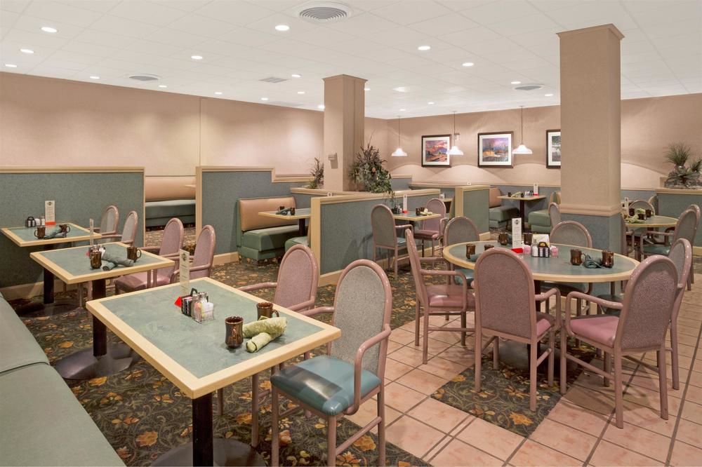 Ramada by Wyndham Reno Hotel and Casino