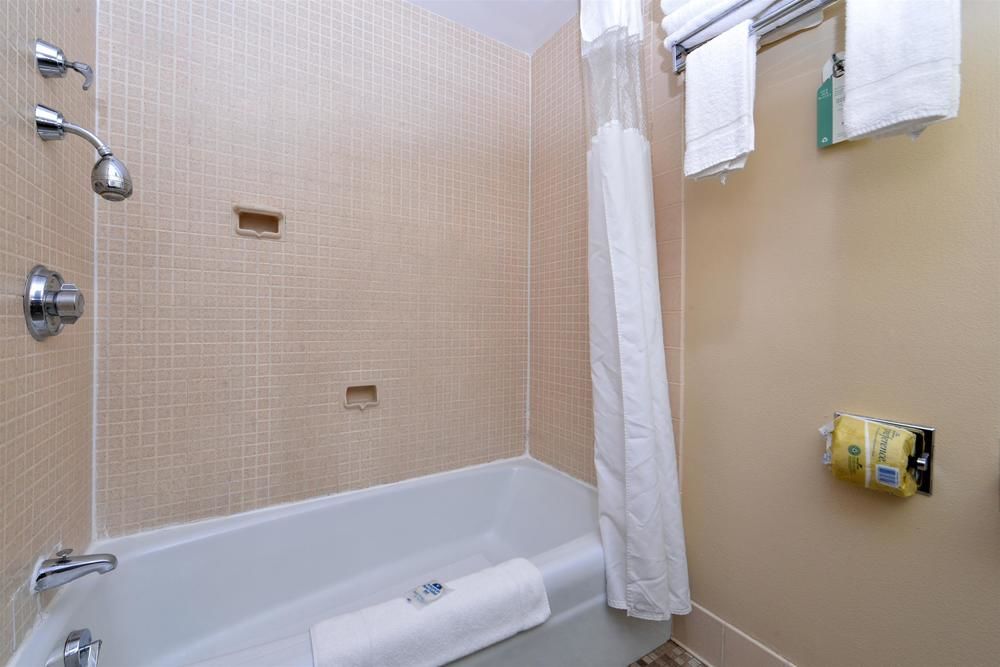 AMERICAS BEST VALUE INN-CAMPUS VIEW