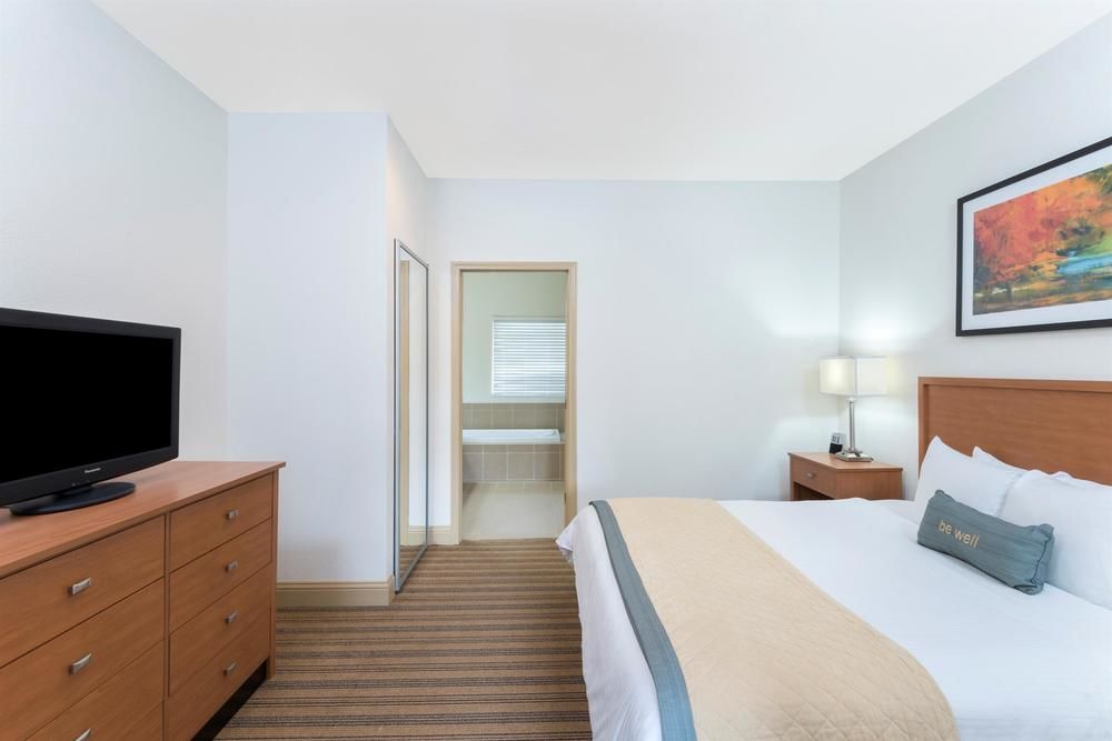 QUALITY SUITES