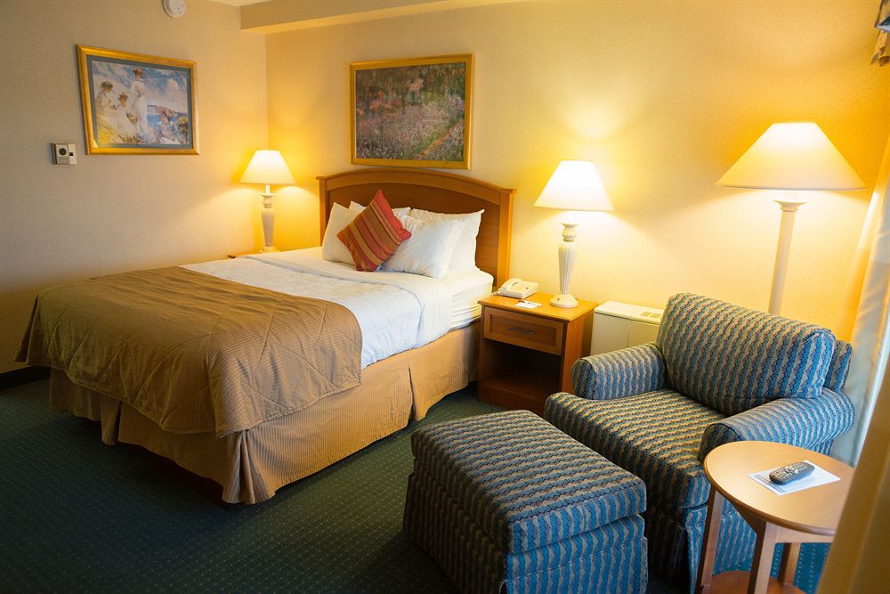 CLARION INN UNIVERSITY PLAZA
