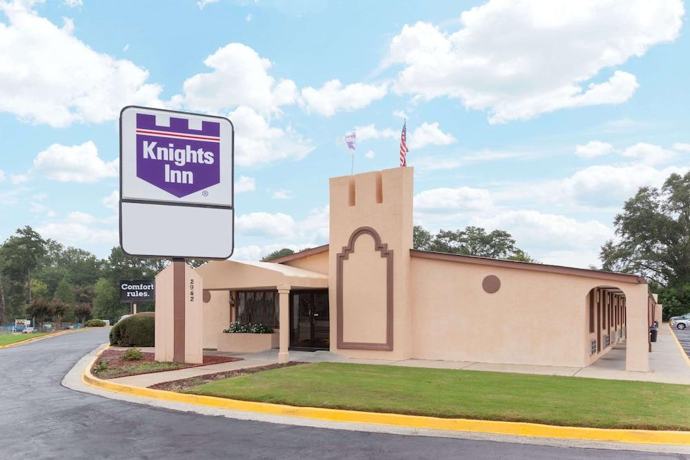 Knights Inn Tucker
