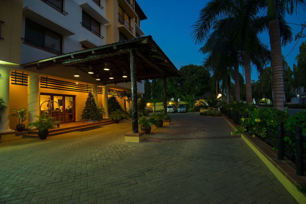 SEA CLIFF COURT APARTMENTS