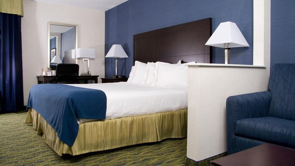 HOLIDAY INN EXPRESS HOTEL AND SUITES YORK