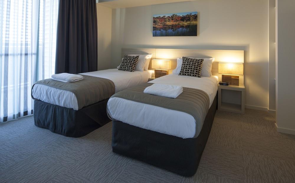 Mantra Geraldton