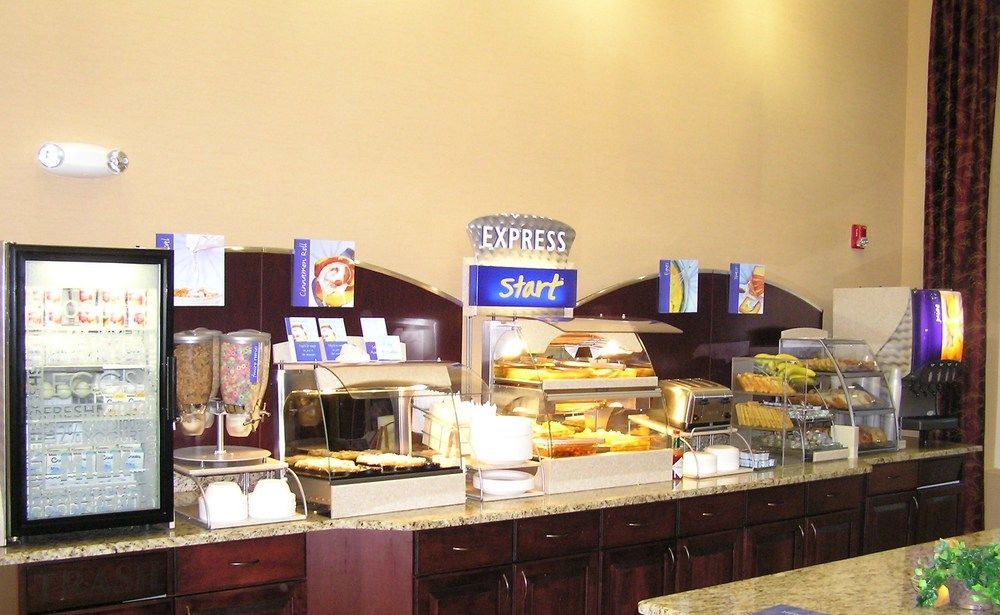 Holiday Inn Express Woodstock-Shenandoah Valley, an IHG Hotel