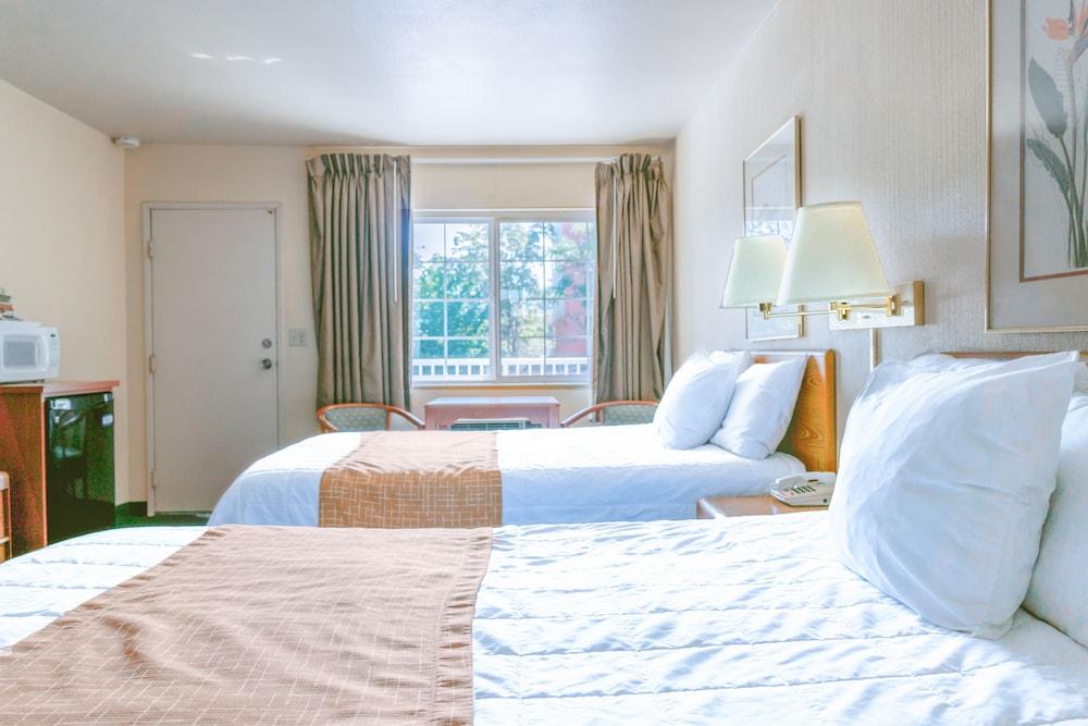 Riverfront Inn Roseburg