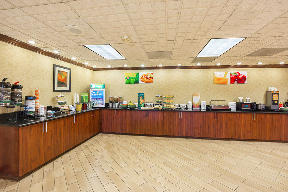 Quality Inn And Suites Civic