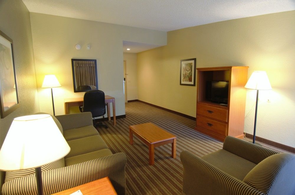 Quality Inn AND Suites Reliant Park Medical Center