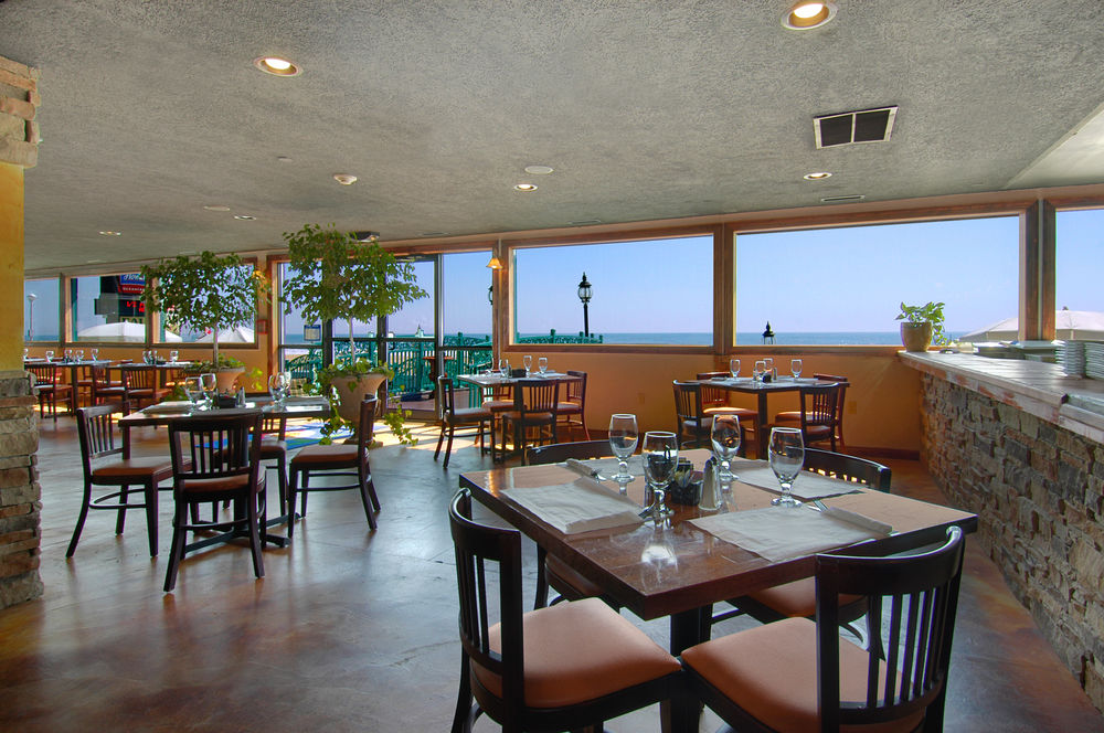 Howard Johnson Plaza Hotel by Wyndham Ocean City Oceanfront