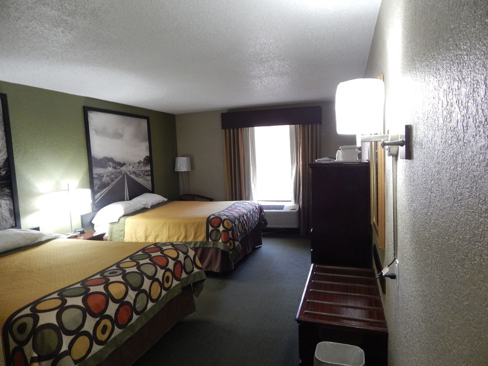 Super 8 by Wyndham Ft Stockton