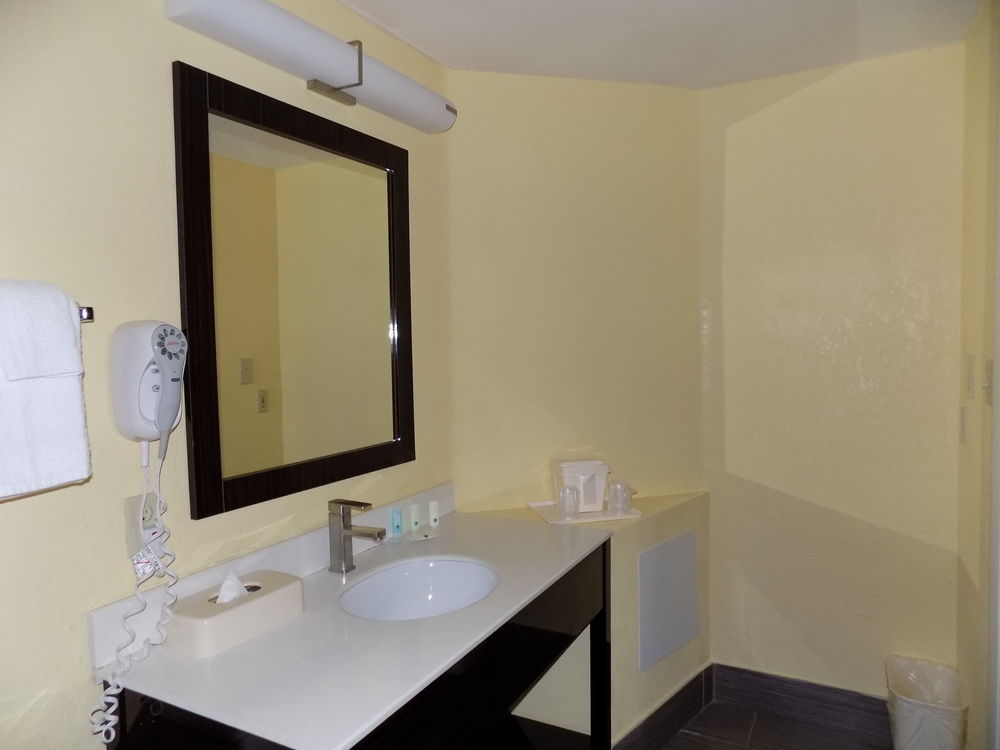 Fotos del hotel - Boca Suites Deerfield Beach SureStay Collection BW