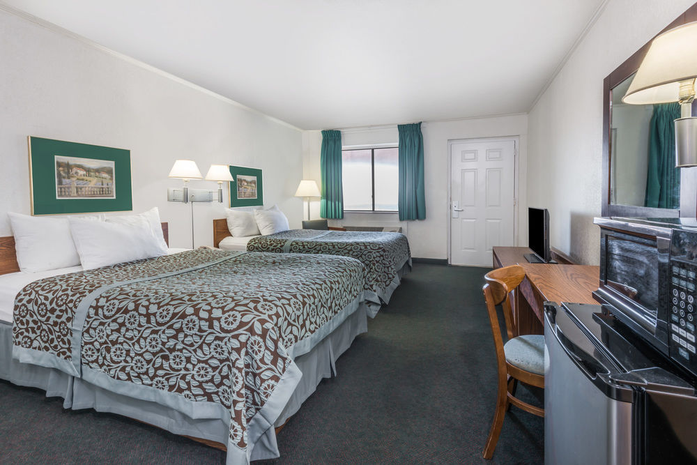 Days Inn by Wyndham Hays