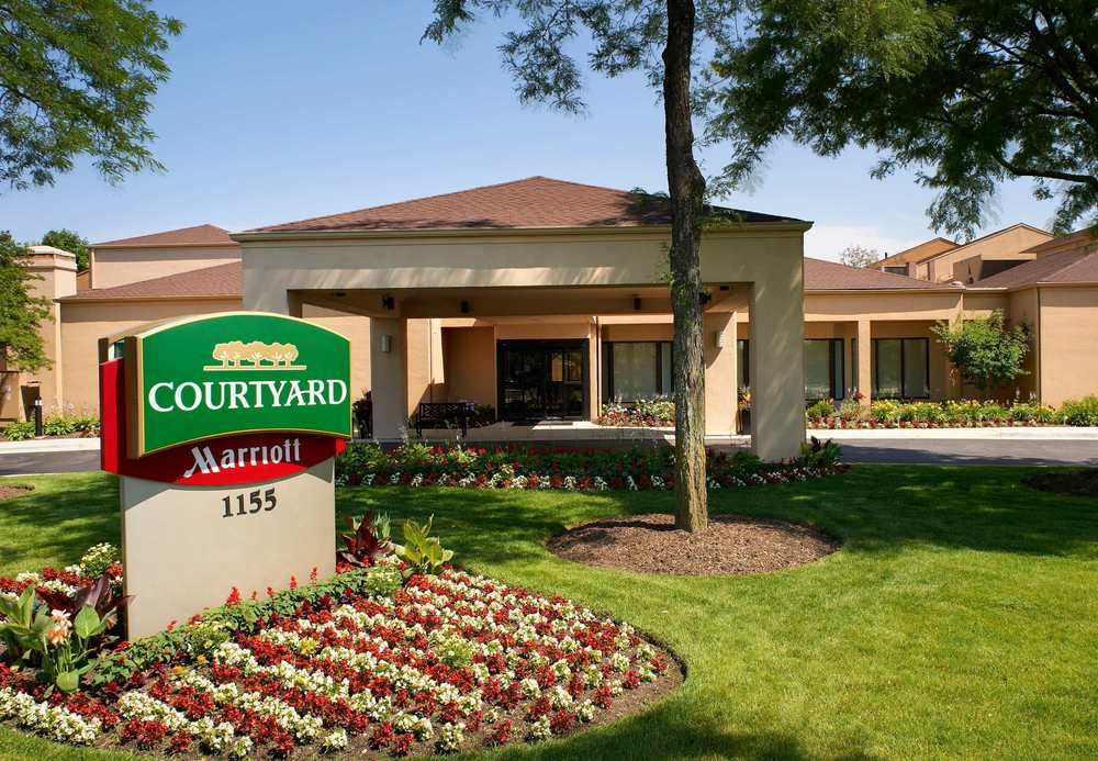 Courtyard by Marriott Chicago Naperville