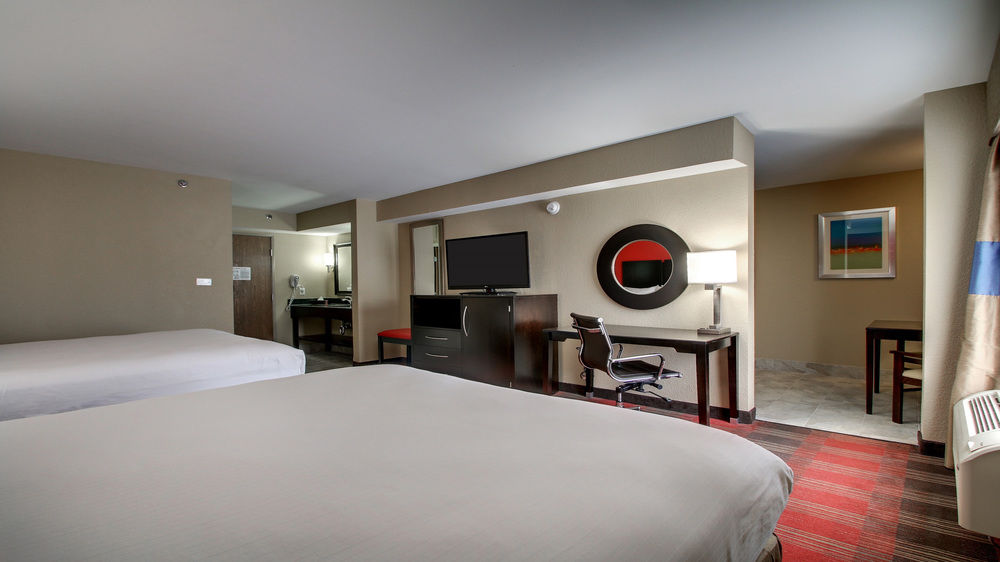 Holiday Inn Express & Suites Jackson Downtown - Coliseum, an IHG Hotel