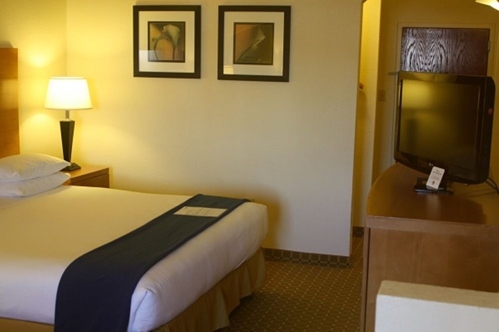 HOLIDAY INN EXPRESS GREER/TAYLORS