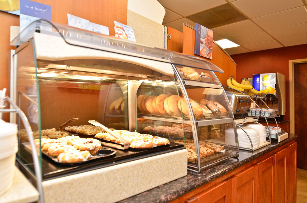 Holiday Inn Express Burlington, an IHG Hotel