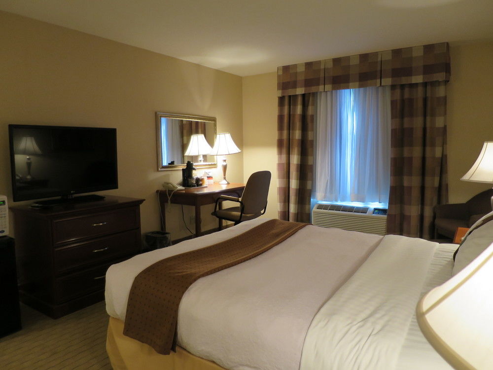 HOLIDAY INN HOTEL AND SUITES REG