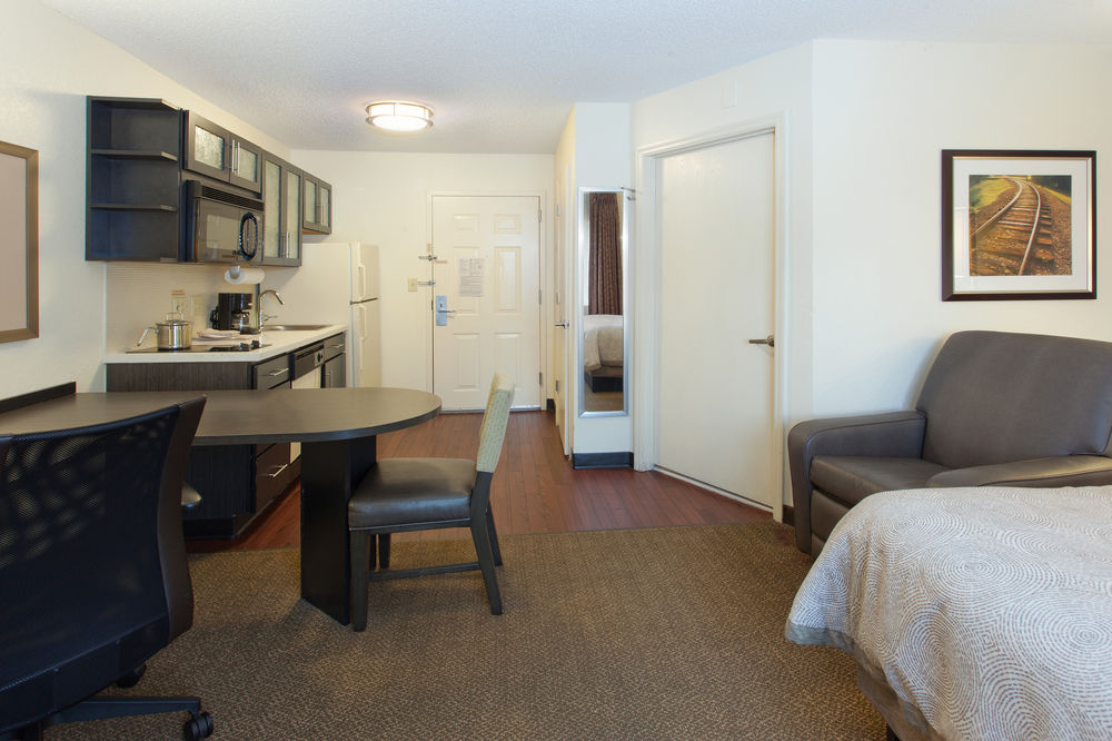 Sonesta Simply Suites Fort Worth Fossil Creek