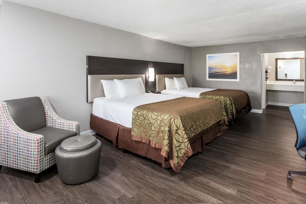 Days Inn by Wyndham Goose Creek