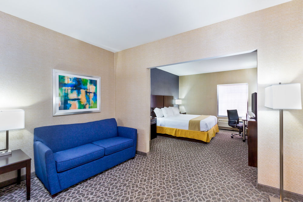 Holiday Inn Express and Suites Burlington Mount Ho