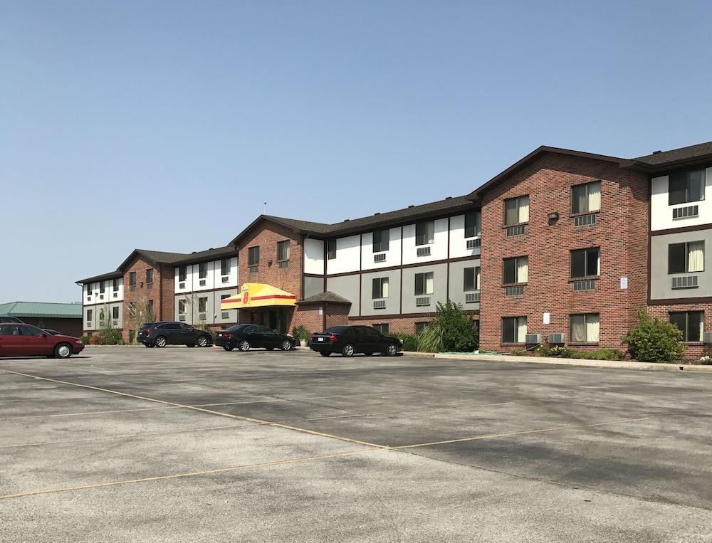 SUPER 8 MOTEL OMAHA/WEST DODGE